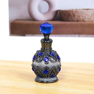 Botella de Perfume con Diseño de Gema Estilo Dubái, Color Brillante, 13 ml, Pequeña Capacidad, para Almacenar Esencias de Perfume y Aceites Esenciales, Botella de Vidrio Vacía - Product Image 3