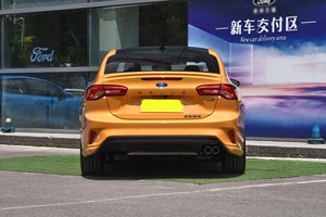 <span class=keywords><strong>Ford</strong></span> <span class=keywords><strong>Focus</strong></span> <span class=keywords><strong>ST</strong></span> <span class=keywords><strong>Line</strong></span> 2022 d'occasion, berline compacte sportive très demandée, idéale pour les trajets quotidiens urbains et les courts déplacements. - Product Image 5