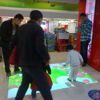 Système de projection interactive au sol de version basique pour jeux 3D pour enfants en utilisant l'ordinateur et le projecteur
