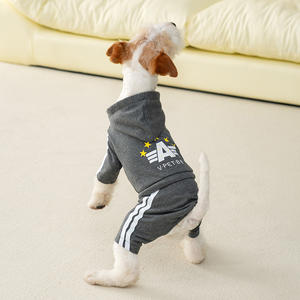 בגדי כלב רכים בסיס מעצב חם מחמד בגדים כלב pleuche pleuche אופנה יוקרה קטנה כלבלב בינוני צ 'קטים - Product Image 2