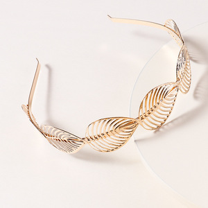 Diadema Dorada de Lujo MIO, Diadema de Aleación de Metal Hecha a Mano con Perlas <span class=keywords><strong>para</strong></span> Mujer, Diademas Elegantes con <span class=keywords><strong>Flores</strong></span> <span class=keywords><strong>para</strong></span> Fiestas - Product Image 2