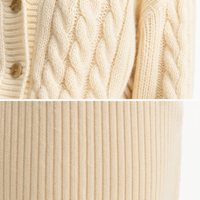 Ensemble deux pièces pour femme avec logo personnalisé OEM : pull en maille épaisse à col en V et jupe à rayures verticales, collection automne-hiver