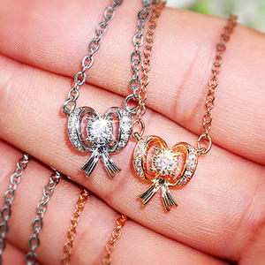 Collier pendentif nœud XL283 en argent 925 plaqué or avec cristaux et strass sertis griffe, chaîne maille forçat, unisexe, pour usage quotidien - Product Image 3