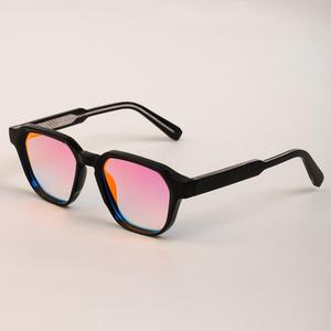 Gafas de Sol Retro CP Temple 3 2 Hinges con Lentes Cuadradas de PC de Alta Calidad y Protección UV400 para Hombre y Mujer 3506 - Product Image 1