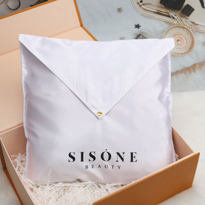 Bolsa de Satén de Alta Gama con Logotipo Personalizado Impreso, para Regalos, Libros, Ropa, Extensiones de Cabello, Pelucas, con Botón - Product Image 1