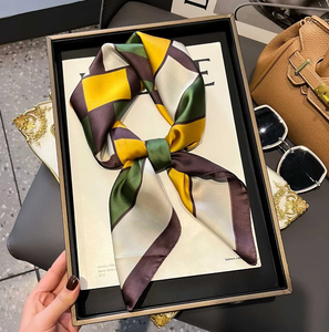 <span class=keywords><strong>Foulard</strong></span> carré en <span class=keywords><strong>soie</strong></span> et rayonne de 70 cm pour <span class=keywords><strong>femme</strong></span>, style japonais/coréen, rayé, élégant, en crêpe satiné imprimé, pour hôtesse de l'air - Product Image 2