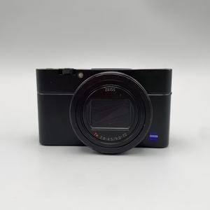 Appareil photo numérique Sony <span class=keywords><strong>RX100</strong></span> <span class=keywords><strong>VI</strong></span> d'occasion, appareil photo compact Sony d'occasion avec enregistrement vidéo 4K, Sony <span class=keywords><strong>RX100</strong></span> <span class=keywords><strong>VI</strong></span> d'occasion avec écran tactile - Product Image 1