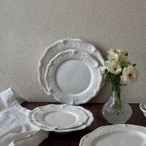 <span class=keywords><strong>Vajilla</strong></span> de cerámica de porcelana, platos de cena, platos de Pasta <span class=keywords><strong>Vintage</strong></span> europeos, <span class=keywords><strong>vajilla</strong></span> de cerámica en relieve <span class=keywords><strong>blanca</strong></span> - Product Image 5