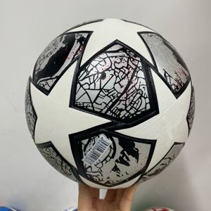 Ballon de football de haute qualité n°5 avec logo personnalisé pour l'entraînement des étudiants et des enfants - Product Image 5