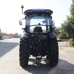 Tracteur agricole 4x4 Yto Blue à transmission par engrenages, type de roue, composant moteur à haut niveau de sécurité - Product Image 6