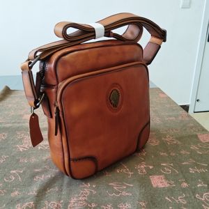 Borsa da viaggio per affari a spalla singola con zaino in <span class=keywords><strong>pelle</strong></span> Casual da <span class=keywords><strong>uomo</strong></span> di tendenza 2025 stile alla moda con cinturino per il trasporto a mano - Product Image 4