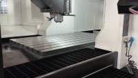 Centre d'usinage à portique CNC Mengji haute résistance et haute rigidité QME-5223 X5200 Y2300 Z1250 BT50-190 pour l'usinage de grandes pièces, garantie 1 an