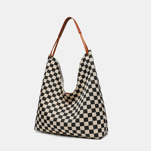 Nuova Borsa a Tracolla Hobo alla Moda in Pelle PU con Motivo a Quadri per Donne - Product Image 1