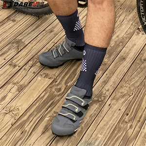 Darevie chaussures de cyclisme avec crampons chaussures de VTT hommes femme <span class=keywords><strong>chaussure</strong></span> de cyclisme homme <span class=keywords><strong>Triathlon</strong></span> Sports de plein air <span class=keywords><strong>Route</strong></span> bottes d'équitation - Product Image 1