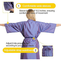 Robe de salon en polyester pour client, avec logo brodé personnalisé, tablier et blouse de coiffure imperméable pour coupe de cheveux