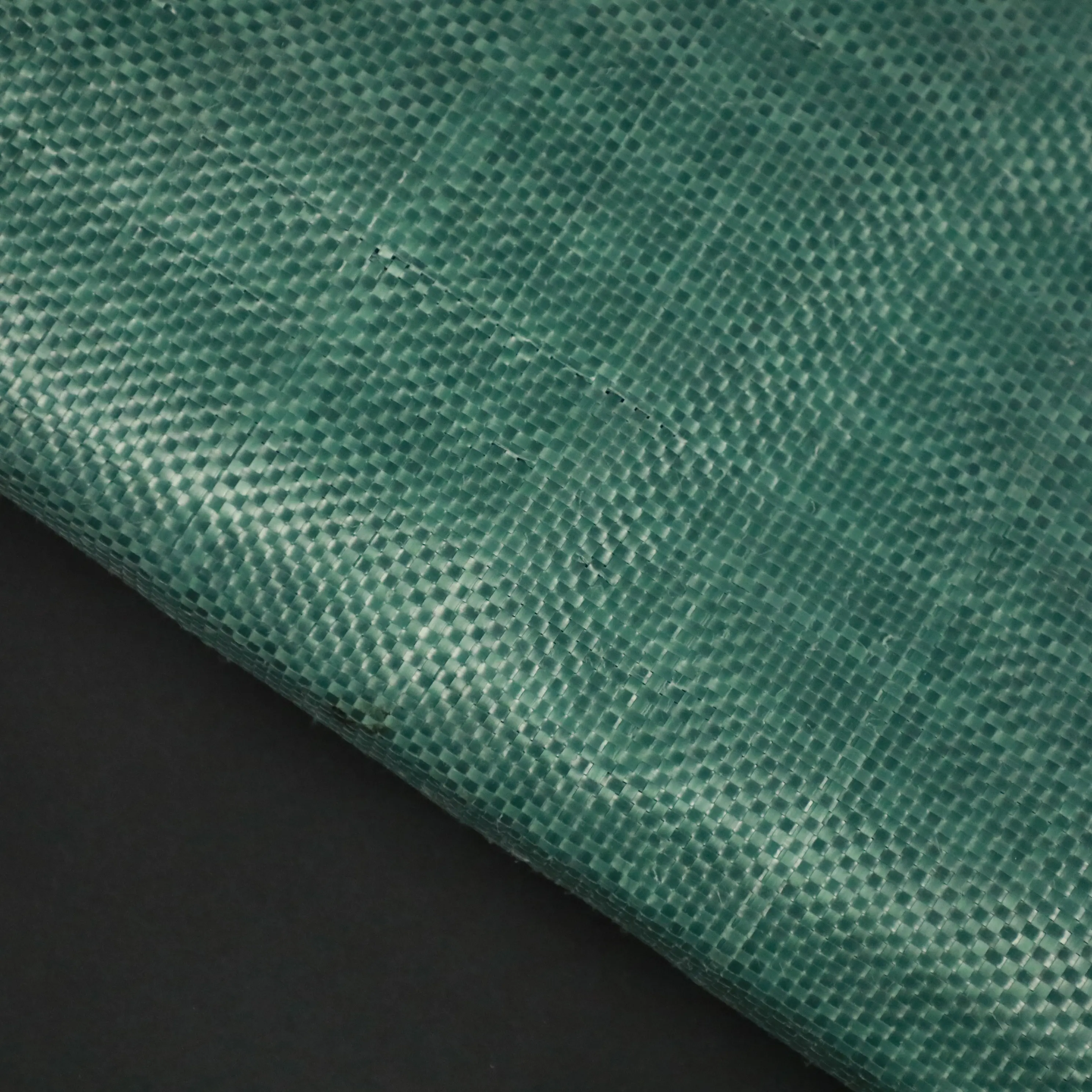 China 100% Polypropylen Hochfeste Konstruktion PP Geo textil aus gewebtem Schlick zaun gewebe