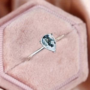 Anello A224 con Gemma a Goccia, Montatura in Argento, Unisex per Uso Quotidiano - Product Image 3