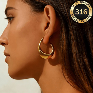 Boucles d'oreilles géométriques en acier inoxydable 316, plaquées or 18 carats, irrégulières, style luxe léger et haut de gamme, best-seller transfrontalier - Product Image 3