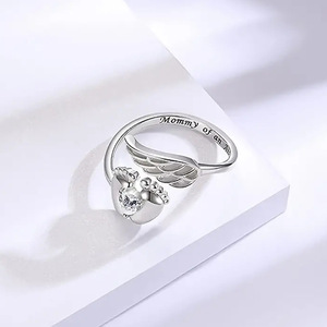 Anello con Design a Impronta di Piedino d'Angelo per Donne - Product Image 3