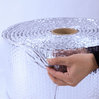 Rouleau d'isolation thermique moderne écologique à bulles, résistant au feu, à l'eau et à la chaleur, pour usage en entrepôt