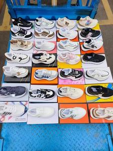 أحذية رياضية نسائية جديدة كاجوال وعصرية، مريحة ذات نعل ناعم للجري، متوفرة للبيع بالجملة - Product Image 2