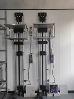 2 étages 100kg 3-5m Rail de guidage Moteur de traction Palet Dumboiter Lift Food Elevator