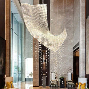 Lustre en cristal ondulé, design fluide, éclat éthéré pour hall d'hôtel et atrium de luxe, éclairage décoratif - Product Image 3