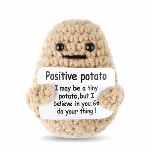 Pomme de terre au crochet inspirante, cadeaux amusants avec message positif pour femmes, amies, collègues, poupée pomme de terre émotionnelle faite à la main pour la décoration - Product Image 6