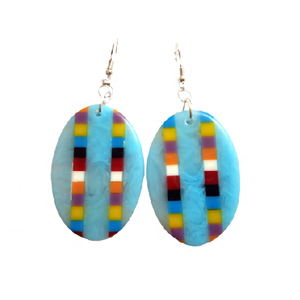 Expédition immédiate, Boucles d'oreilles pendantes en résine pour femme, de marque, de mode, faites à la main, de qualité supérieure, avec incrustation de résine en forme de feuille, multicolores - Product Image 6