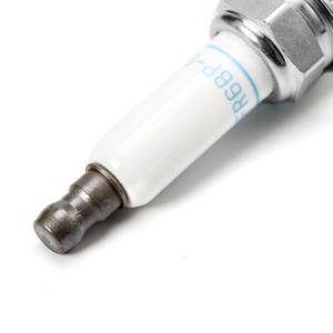 Bujías NGK Directas de Fábrica, Tecnología Líder en la Industria, Componentes de Encendido Automotriz, Fabricación Avanzada para un Rendimiento Superior - Product Image 4