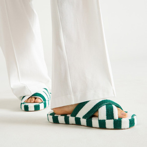 <span class=keywords><strong>Pantoufles</strong></span> d'intérieur rayées pour femmes avec étiquette tissée personnalisée, semelle en mousse à mémoire de forme, plateforme en tissu <span class=keywords><strong>éponge</strong></span>, mules croisées - Product Image 5