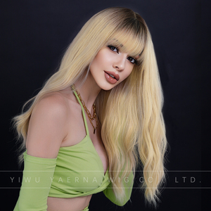 Peluca <span class=keywords><strong>Rubia</strong></span> Degradada, Larga y Rizada, Resistente al Calor, <span class=keywords><strong>de</strong></span> Cabello Sintético para Mujer, Peluca <span class=keywords><strong>de</strong></span> Cabello Blanco Rizado y Ondulado con Flequillo, Pelucas <span class=keywords><strong>de</strong></span> <span class=keywords><strong>Anime</strong></span> - Product Image 4