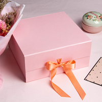 Boîte cadeau magnétique pliable de luxe en carton rigide rose avec impression recyclable, fermeture magnétique et logo