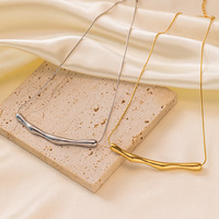 Collier tendance en acier inoxydable en forme de U avec pendentif tube triangulaire, plaqué PVD or 18 carats, chaîne serpent, bijoux de fiançailles pour femme
