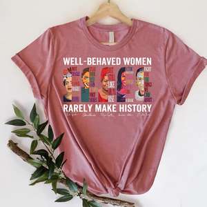T-Shirt 'Empowering Women' con Collo Tondo e Maniche Corte, Stampa Digitale, 100% Cotone Jersey, Vestibilità Casual per Tutte le Stagioni - Product Image 1