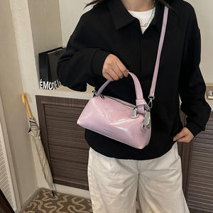 Sac fourre-tout en cuir véritable et daim brossé, vente en gros d'usine, nouveau modèle 2026, sac Boston à porter à la main, sac bandoulière pour femme - Product Image 5