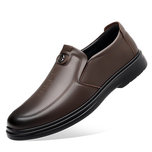 Mocasines de cuero para hombre, zapatos informales de negocios con punta redonda negra, suela ligera, estilo británico, tacón plano 5203 - Product Image 4