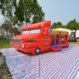 Castello Gonfiabile a Forma di Camion dei Pompieri Rosso per Feste per Bambini in Vendita - Product Image 1