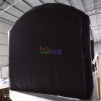 Tente de simulateur de golf gonflable en PVC durable, avec logo personnalisé, pour l'entraînement au golf en extérieur et les événements sportifs