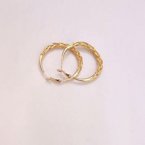 Boucles d'oreilles pendantes papillon circulaires creuses en métal tressé, personnalisées, haut de gamme, tendance, pour femme, style Instagram, collection 24 saisons - Product Image 3