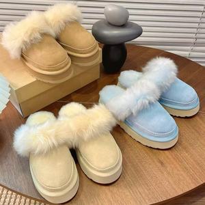 Bottes d'hiver personnalisées pour femmes, style Ugg, avec semelle épaisse pour plus de chaleur, pantoufles d'intérieur et d'extérieur - Product Image 1