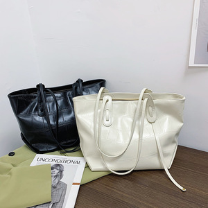 Bolsos de mano para mujer, bolso hobo con asa superior, de piel sintética, con cremallera, para uso diario, en negro, gris oscuro y marrón - Product Image 5