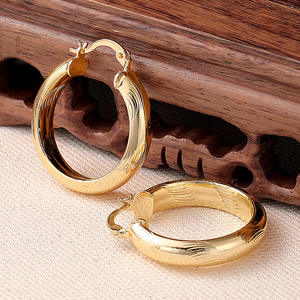 Boucles d'oreilles Oni Hoop plaquées or 18 carats en alliage de zinc, style classique, bijoux unisexes tendance, couleur dorée - Product Image 6