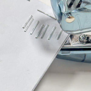 <span class=keywords><strong>Agrafeuse</strong></span> de construction tout métal demi-bande avec mécanisme de chargement rapide Indicateur de recharge d'enclume rotative pour l'agrafage fréquent - Product Image 5