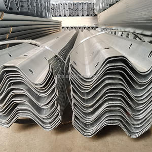 מעקה פלדה עמיד להגנה על כביש באזורים במהירות גבוהה מחוזקת הרכבת עם 1200 גרם/m2 ציפוי אבץ לשימוש בטוח - Product Image 4