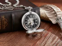 Luxe Vintage creux les jeux de la faim Mockingjay Mockingbird machines montre de poche collier chaîne mode 2023