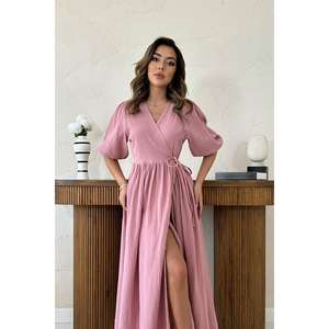 Vestido largo de muselina rosa palo al por mayor, con cuello en V, estilo cruzado, holgado, transpirable, para uso diario informal. - Product Image 1