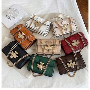 Sac à bandoulière carré grande taille tendance rétro pour femme Usa Mairun 2024, texture chic occidentale, doublure en PU, fermeture éclair, chaînes, modèle 823 - Product Image 5