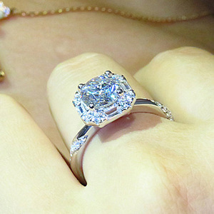 Anello Classico da Donna con Pietra Quadrata, Gioiello Elegante e alla Moda, Accessorio Scintillante, Idea Regalo - Product Image 6