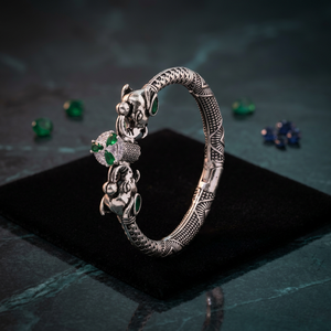 Brazalete Elegante de Plata de Ley 92.5 con Diseño de Elefante para Mujer, 36g, Dviti Jewels India - Product Image 3